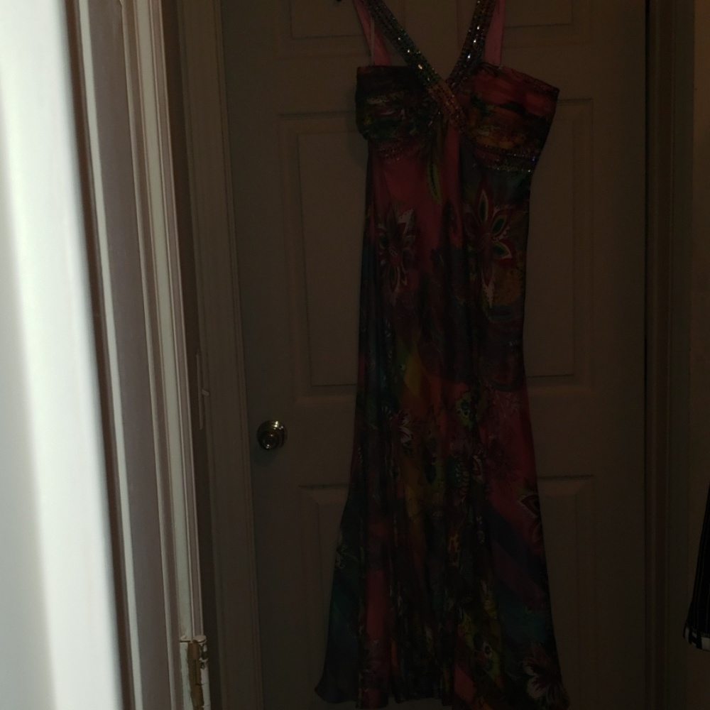 Dress - Picture 4 of 4